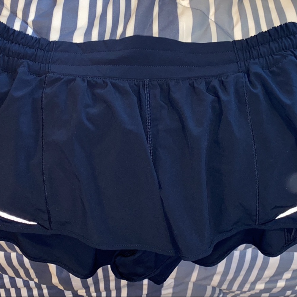 Woman’s Lululemon Hotty Hot short 2.5 size 12